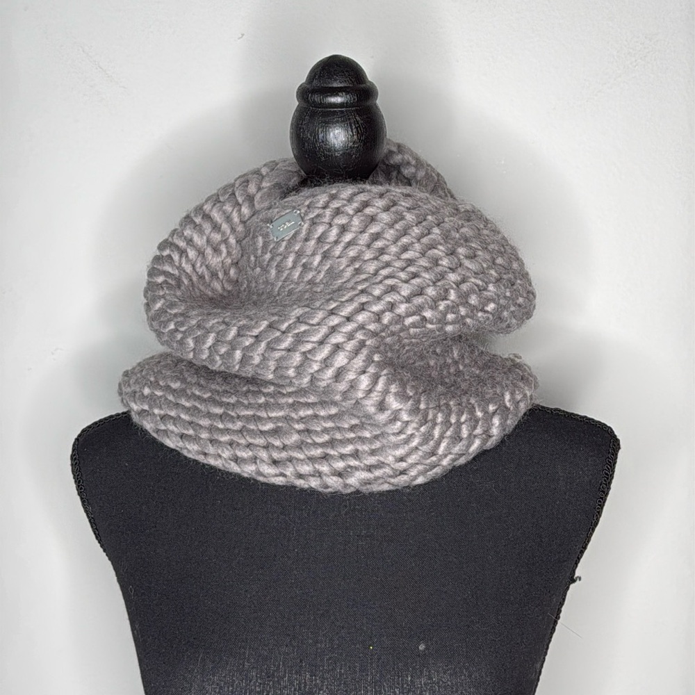 Coal Chunky Knit Gray Infinity Scarf